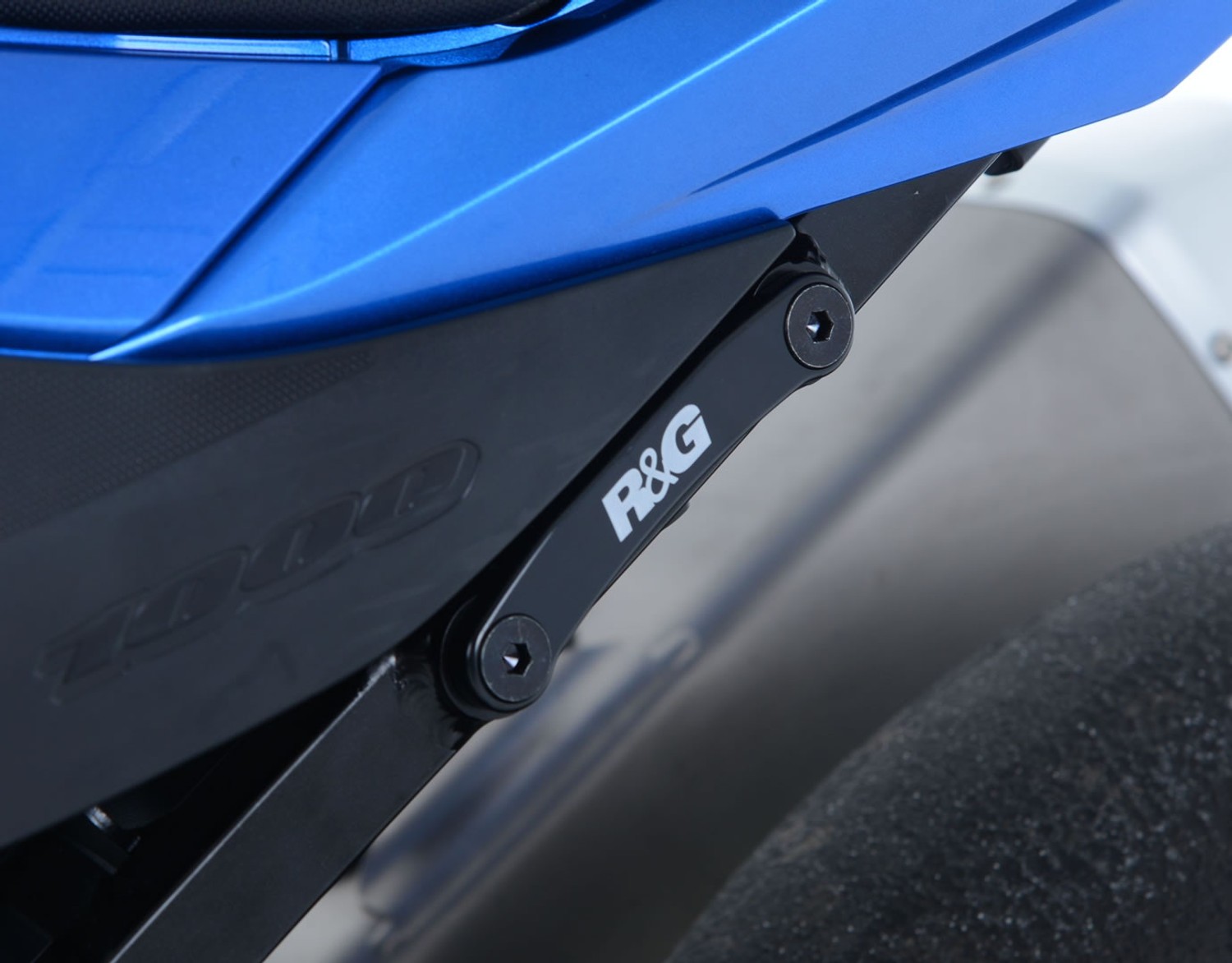 R&G Racing Exhaust Hanger & Left Hand Footrest Blanking Plate (kit) for Suzuki GSX-R1000 / GSX-R1000R '17-'22 R&G Racing Exhaust Hanger & Left Hand Footrest Blanking Plate (kit) for Suzuki GSX-R1000 / GSX-R1000R '17-'22